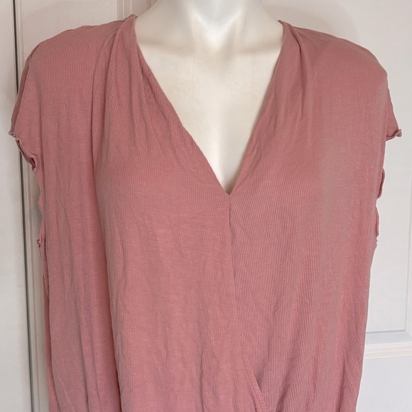 NWT Anthro Saturday Sunday Clarissa Pink Rose Ribbed Wrap Short Sleeve Top M - Picture 2 of 7